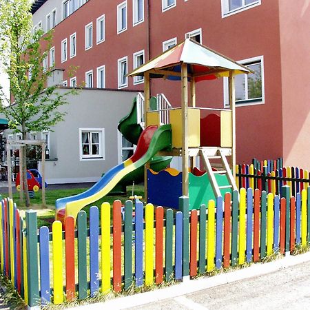 Hotel Servus Europa Suben エクステリア 写真