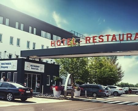 Hotel Servus Europa Suben エクステリア 写真
