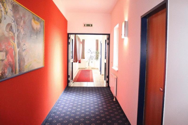 Hotel Servus Europa Suben エクステリア 写真